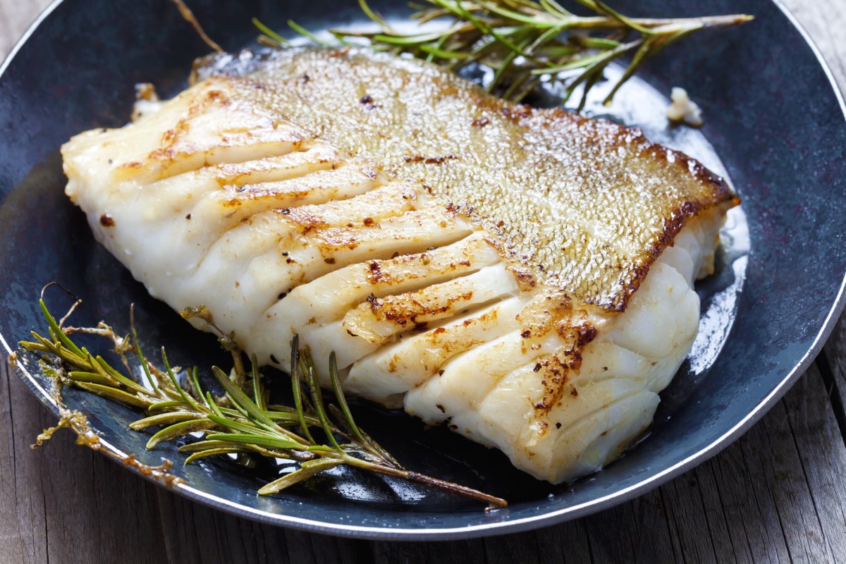Ryby sú zdrojom zdravých omega-3 mastných kyselín. Zdroj Getty images Ryby sú zdrojom zdravých omega-3 mastných kyselín. Tanier s rybou