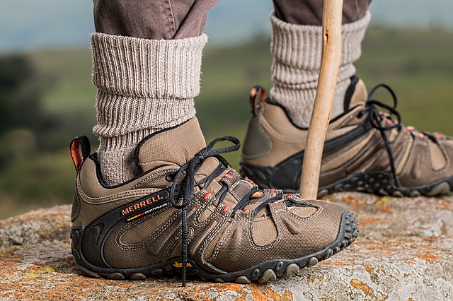 Turistika je vhodnou formou pohybu. Foto: Thinkstock photos turistika, turistická obuv, nohy