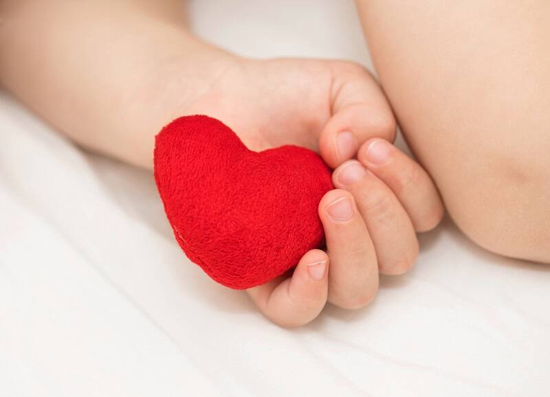Urođene srčane mane: Podela srčanih defekata i mana? + Simptomi