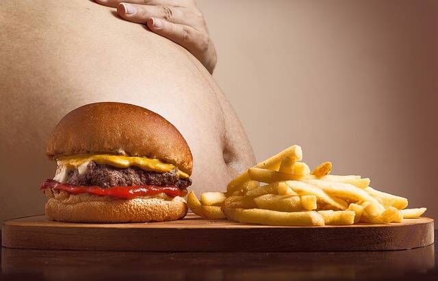Aký je rozdiel medzi nadváhou a obezitou?
