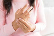 Reumatoidni artritis: Prvi simptomi reume nisu čvorovi. Kako se leči?