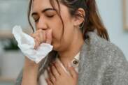Upala pluća: Koji su simptomi pneumonije i kakva je podela? (atipična, virusna, bakterijska)